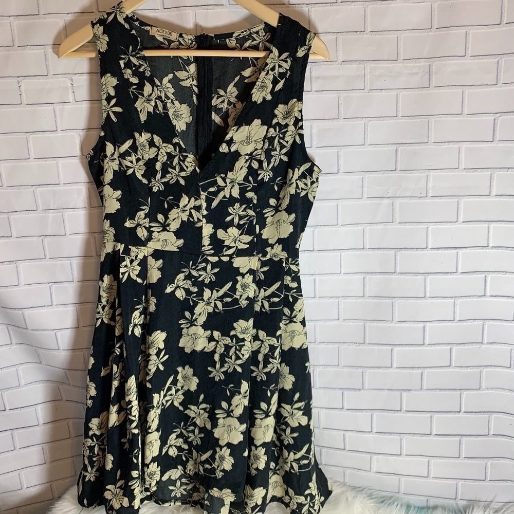 Acevog Black And‎ Beige Floral High Low Dress Sz S